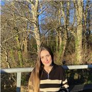 ! Mi nombre es Laura e imparto clases particulares de inglés, valenciano o español